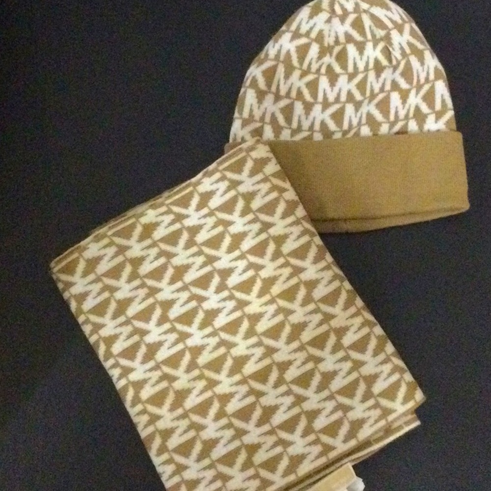 Michael Kors hat and scarf set
